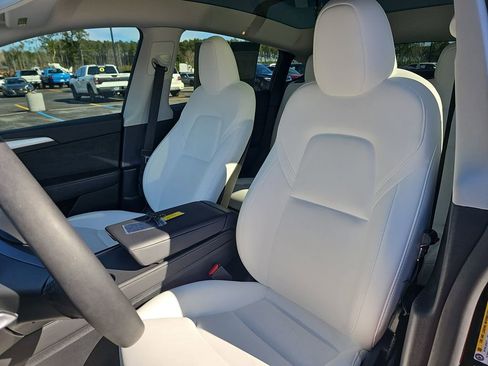 Used 2024 Tesla Model Y Long Range image 20