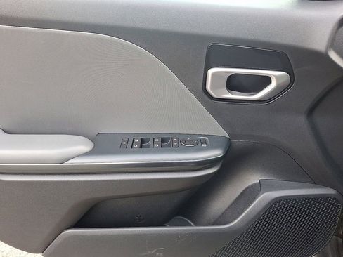 Used 2025 Kia K4 LX image 13