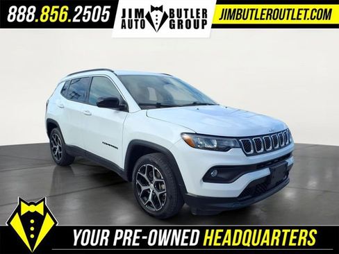 Used 2024 Jeep Compass Latitude w/ Altitude Special Edition AWD/4WD image 25