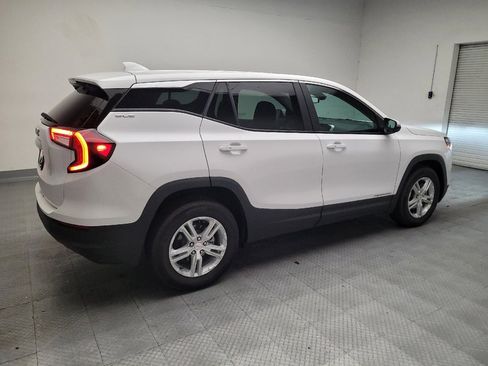 Used 2024 GMC Terrain SLE w/ Fleet Convenience Package FWD image 10