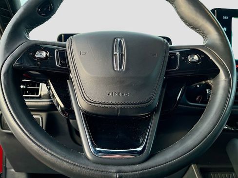 Used 2025 Lincoln Aviator Black Label AWD/4WD image 11