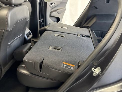 Used 2022 Chevrolet Equinox RS w/ RS Leather Package AWD/4WD image 39