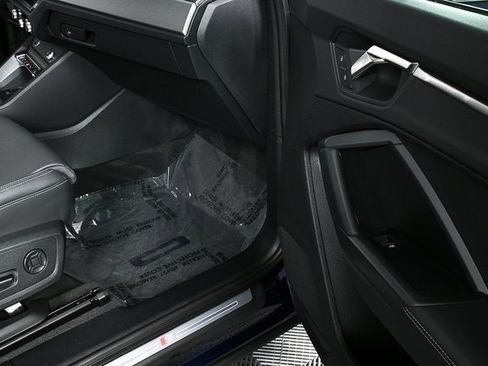 Certified 2025 Audi Q3 2.0T Premium image 24