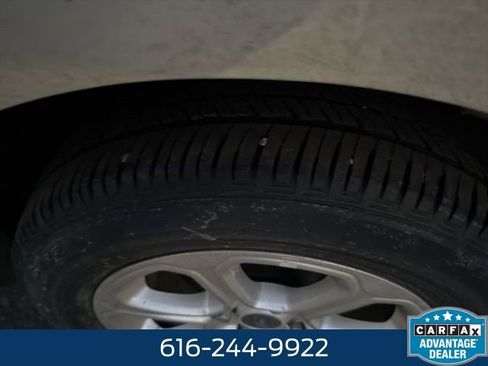 Used 2020 Ford EcoSport SE w/ SE Convenience Package image 13