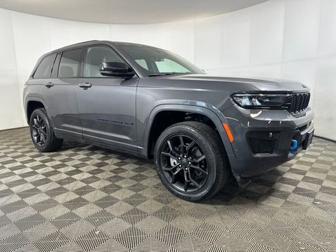 Used 2024 Jeep Grand Cherokee Limited 4xe image 2