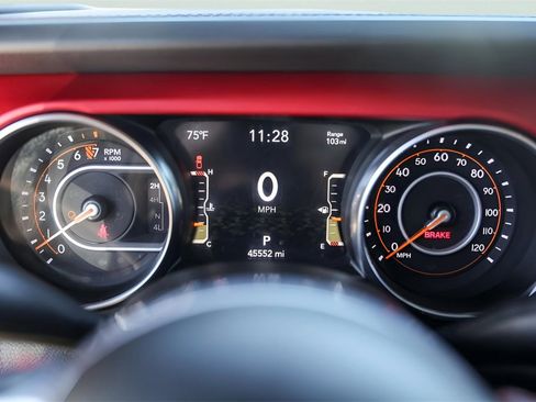 Used 2023 Jeep Gladiator Rubicon w/ Cold Weather Group image 14