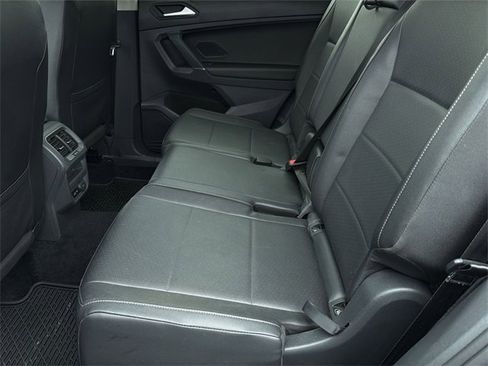 Used 2020 Volkswagen Tiguan SEL image 21