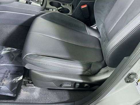 Certified 2025 Subaru Forester Touring AWD/4WD image 27