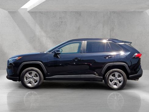 Used 2025 Toyota RAV4 XLE AWD/4WD image 8