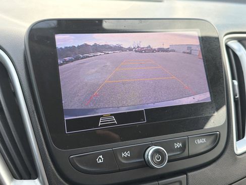 Used 2022 Chevrolet Malibu LT image 17