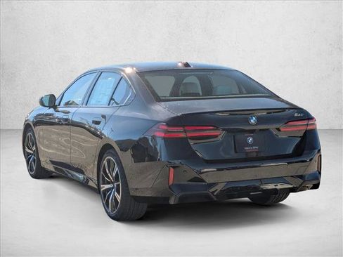 Used 2026 BMW 530i w/ M Sport Package image 9