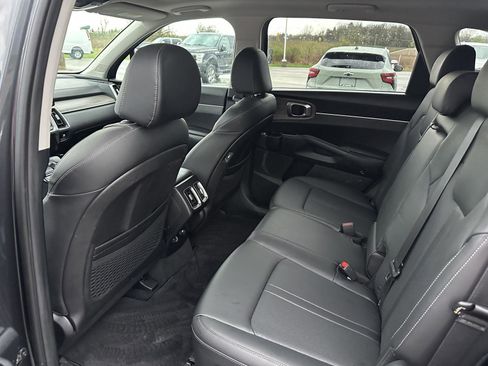 Used 2022 Kia Sorento S w/ Panoramic Sunroof Package AWD/4WD image 14