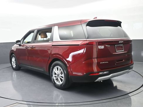Used 2023 Kia Carnival LX w/ Paint Protection Package FWD image 4