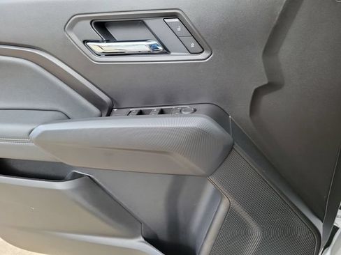 New 2026 GMC Canyon Elevation w/ LPO, Black Badging Package RWD image 9