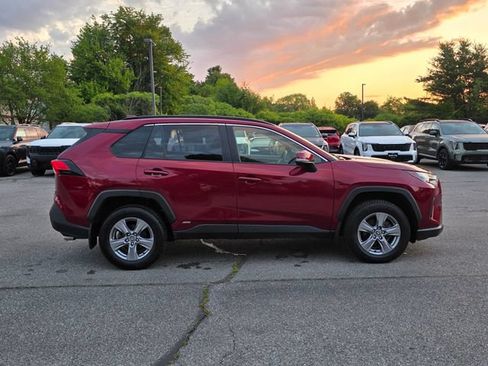 Used 2024 Toyota RAV4 XLE w/ Convenience Package AWD/4WD image 9