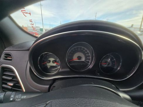 Used 2014 Chrysler 200 LX image 10