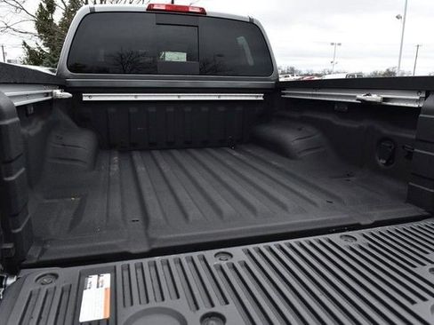 Certified 2025 Nissan Frontier SV w/ SV Convenience Package RWD image 7