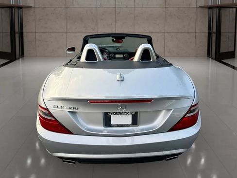 Used 2016 Mercedes-Benz SLK 300 image 23