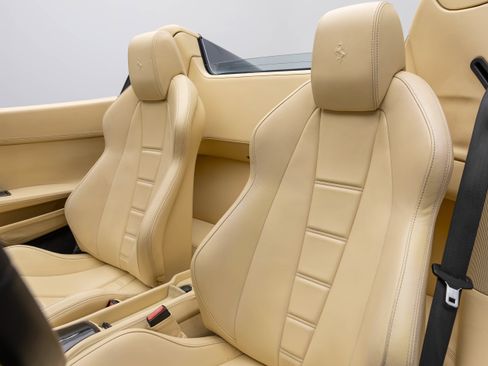 Used 2013 Ferrari 458 Spider RWD image 42