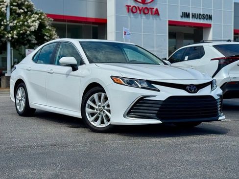 Used 2024 Toyota Camry LE w/ Convenience Package FWD image 2