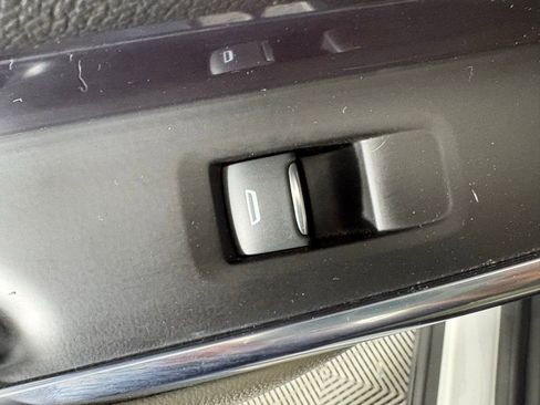 Used 2019 Cadillac XT4 Luxury image 39