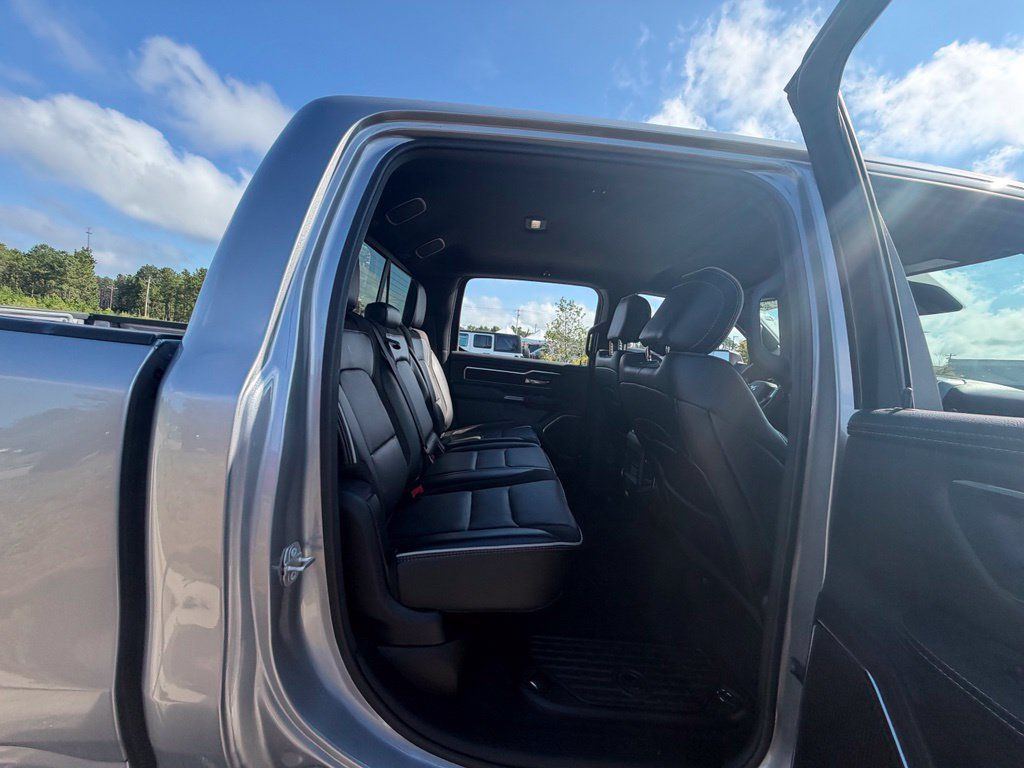Used 2025 RAM 1500 Laramie w/ Sport Appearance Package AWD/4WD image 45