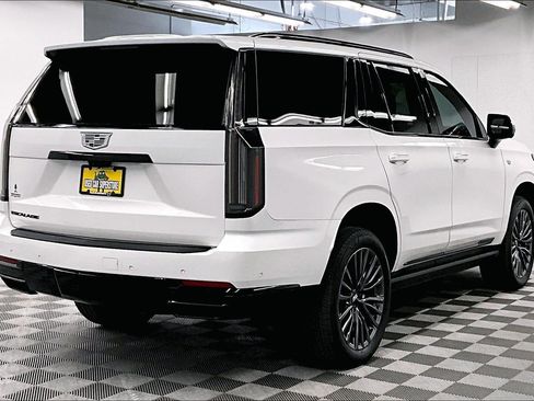 Used 2025 Cadillac Escalade Sport AWD/4WD image 12