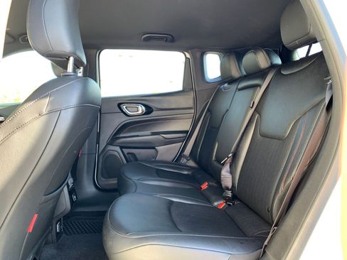 Used 2025 Jeep Compass Trailhawk image 24