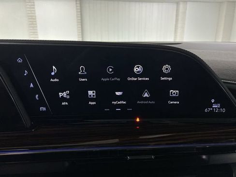Certified 2023 Cadillac Escalade Premium Luxury AWD/4WD image 13