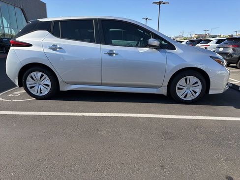 Used 2025 Nissan Leaf S FWD image 4