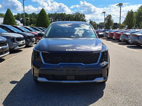 New 2025 Kia Sorento LX image 2