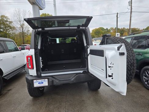 New 2025 Ford Bronco Outer Banks w/ Sasquatch Package AWD/4WD image 5