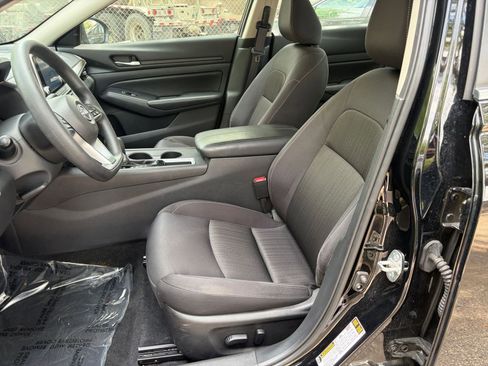 Used 2025 Nissan Altima 2.5 SV image 25