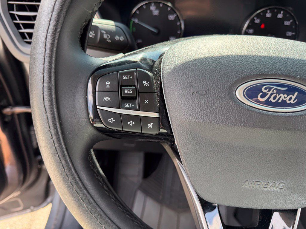 Used 2022 Ford Escape SE w/ Convenience Package FWD image 25