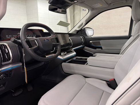 New 2026 Ford Expedition Max Platinum image 6