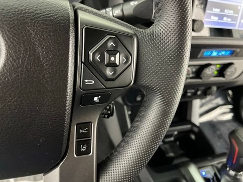 Used 2021 Toyota Tacoma TRD Off-Road w/ Technology Package AWD/4WD image 23