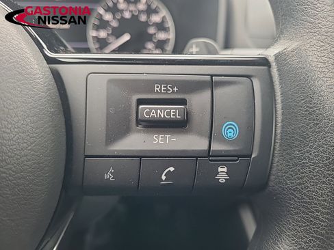 Used 2021 Nissan Rogue SV image 34