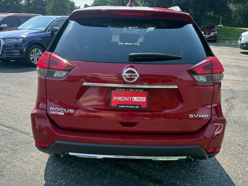 Used 2017 Nissan Rogue SV AWD/4WD image 9