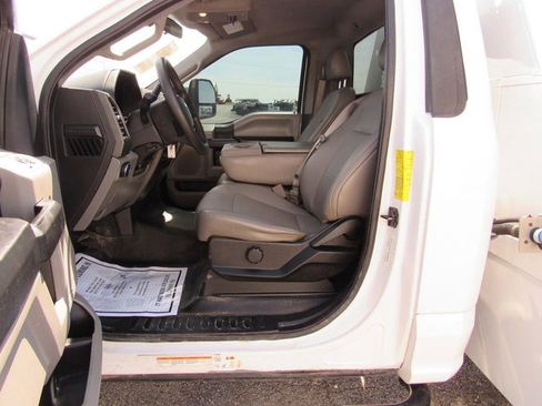 Used 2019 Ford F550 2WD Regular Cab Super Duty image 27