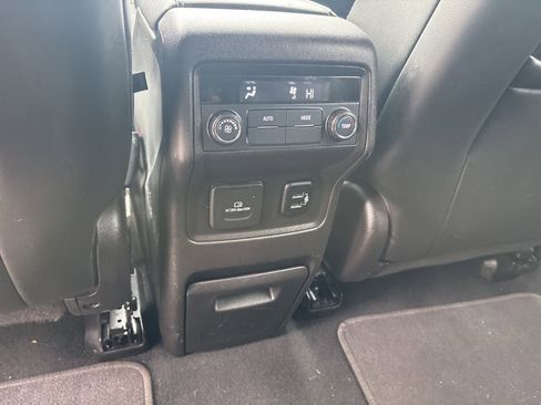 Used 2017 GMC Acadia SLT AWD/4WD image 42