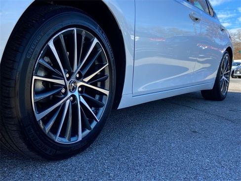 Certified 2023 Lexus ES 350 w/ Premium Package image 10