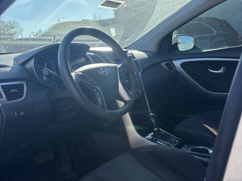 Used 2017 Hyundai Elantra GT image 7