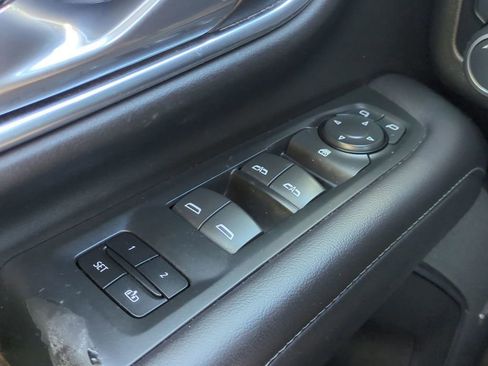 Used 2021 Chevrolet Suburban LT image 30