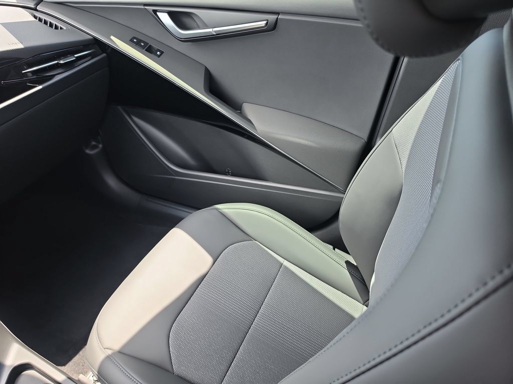 New 2026 Kia Niro Wind FWD image 16