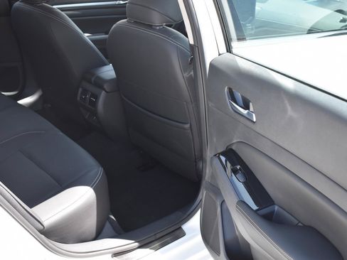 Used 2024 Nissan Altima 2.5 SL AWD/4WD image 18