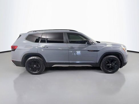 Used 2024 Volkswagen Atlas Peak Edition SE AWD/4WD image 4