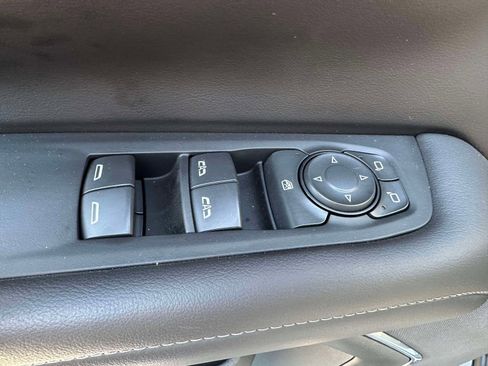 Used 2025 Chevrolet Tahoe LT AWD/4WD image 19