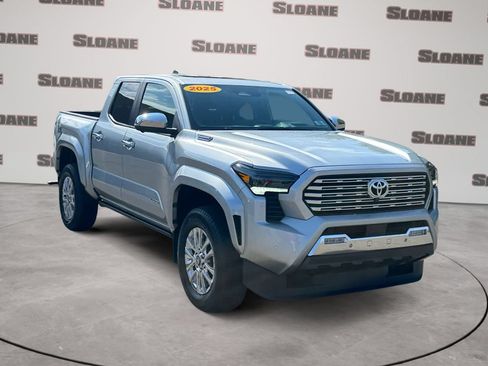 Used 2025 Toyota Tacoma Limited AWD/4WD image 7