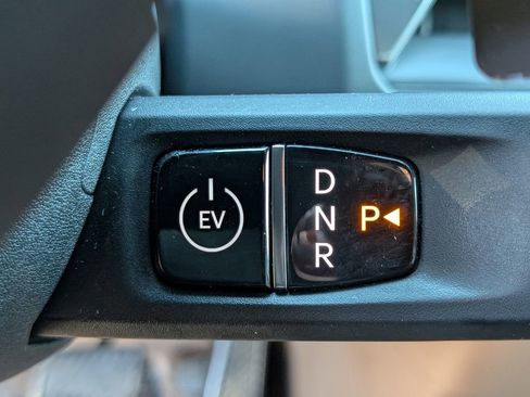 Certified 2024 Kia EV9 Land image 32