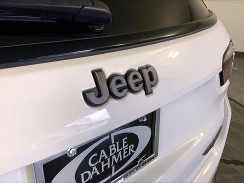 Used 2025 Jeep Compass Trailhawk AWD/4WD image 29